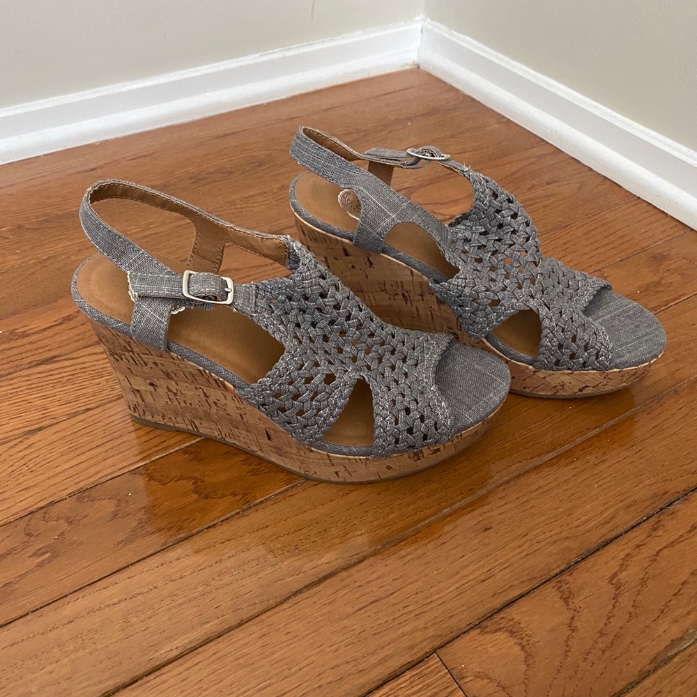 NEVER WORN - Grey Wedges
